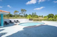 Oceanfront Paradise: Completely Renovated Stunning Condo with Breathtaking Views Hotels in Guaniquilla