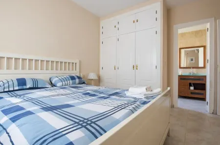 5 Bedroom villa split into 2 apartments Отели рядом с достопримечательностью «Сады Серро»