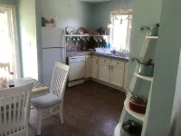 House on creek with dock and private! Lancaster County 호텔