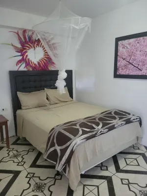 Exquisite Home away from Home! 2 Bedroom Hotels near Botanical Gardens