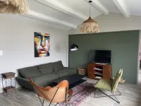 Jolie Maison Neuve, 4 Chambres, Piscine Chauffée