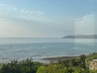 Penmaenmawr Coastal Retreat Hotels in 