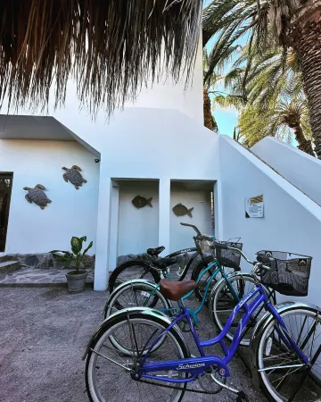 ONE block from the beach at main st.