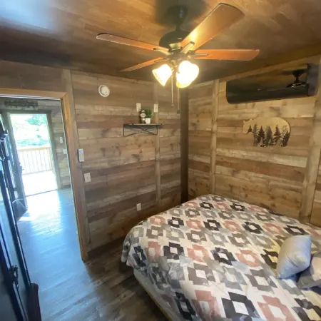 Relaxing waterfront cabin with a loft!