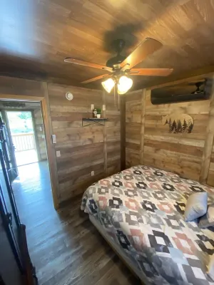 Relaxing waterfront cabin with a loft!