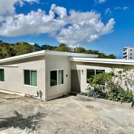 Minutes from Magens Bay, gated property, large pool & outdoor entertainment area