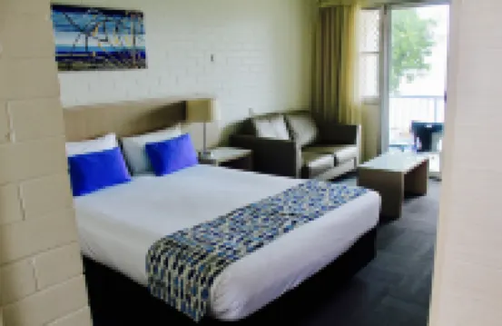Zorba Waterfront Motel