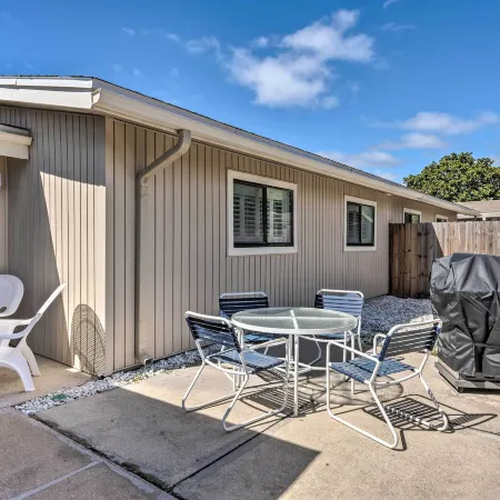 Sunny Miramar Villa Half Mi to Beach Access!