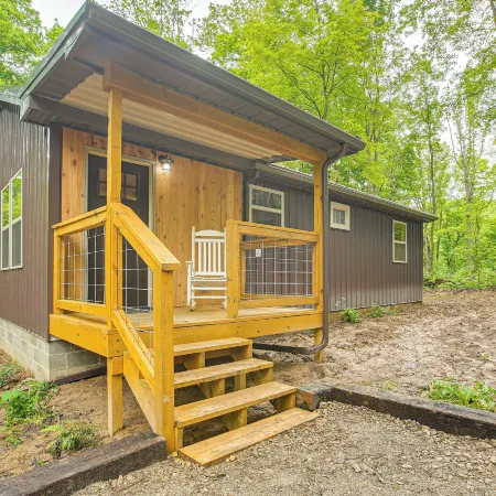 7 Mi to Hocking Hills State Park: Family Home!