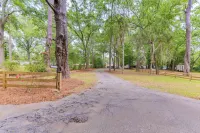 Private Dock + Porch: Lakefront Retreat in Cobb! - 2 étoiles