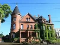 The Redstone Inn and Suites Hotels in Dubuque