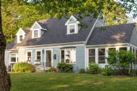 Home 2 Mi to Mashpee Commons! Pool and Screened Deck - Pools