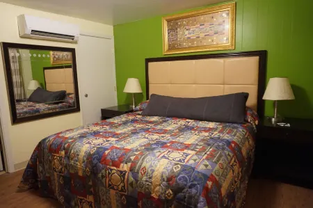 Eagle Crater Lake Inn Отели в г. Кламат Каунти