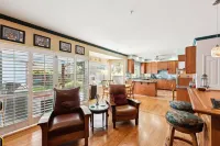 Coastal Getaway 5 Bedroom Home - 3-Star