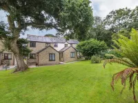 Deja Blue Hotels in Budock