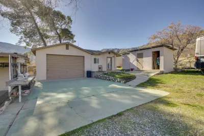 Lake and Mountain Views Cozy California Stay Hotels near Tillie Creek