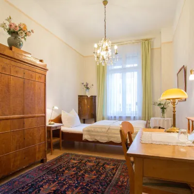 Das Literaturhotel Berlin Hotels near Bahnhof Berlin - Lichterfelde Ost