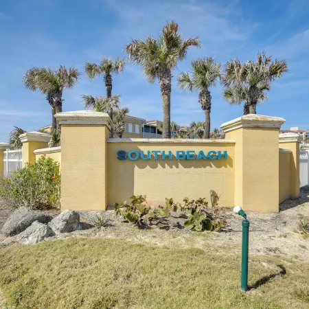 Community Pool: Coastal Escape in Flagler Beach