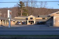 Travelers Inn Hotel a 