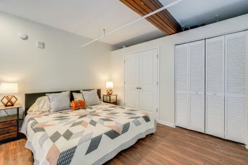 Unique & Stylish Studio Loft in Huntington! - شقق
