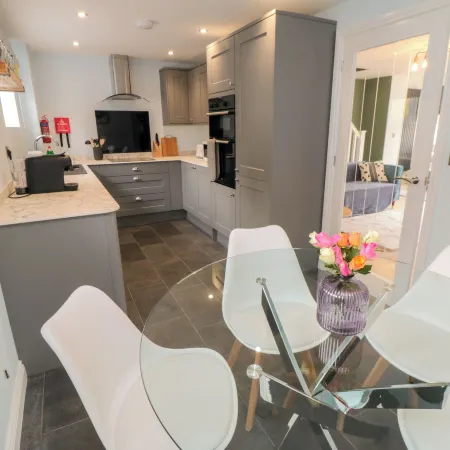 1 Staveley Cottages Hotels in Driffield