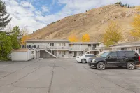 Miller Park Lodge - Parkplatz
