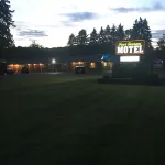 Four Season Motel - 2-Star