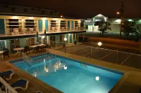 Royal Court Motel - Beach