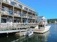 Fisherman's Wharf Inn Hotels in Lincoln County