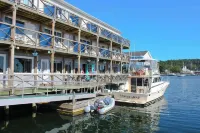 Fisherman's Wharf Inn Hotels in Boothbay