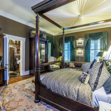 Belle Oaks Inn