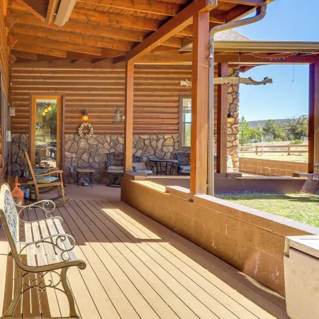 Hot Tub and Game Room! 30-Acre Vernon Retreat