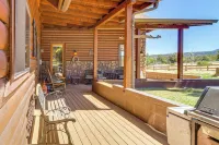 Hot Tub and Game Room! 30-Acre Vernon Retreat - Kæledyr tilladt