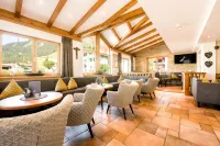 Wohlfühlhotel Berg Heil Hotels in Holzgau