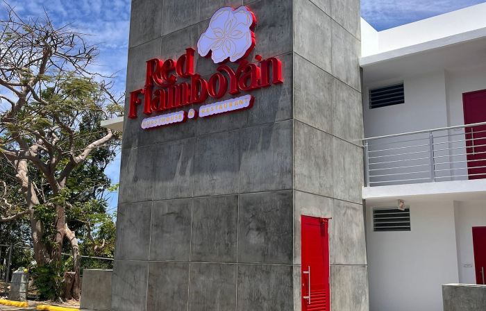 Red Flamboyan Guesthouse and Restaurant