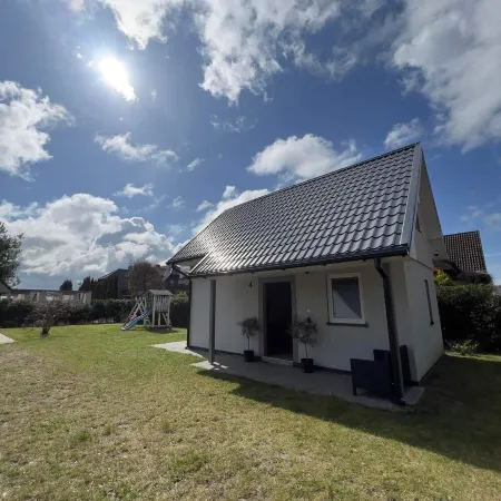 Urokliwy Domek Wakacyjny nad Morzem, Otoczony Lasem Sosnowym Отели в г. Pustkowo