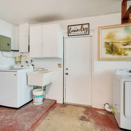 Englewood Home - 4 Mi to Beach! Enjoy!
