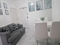 ลอดจ์ - ที่พักสำหรับ 10 คน & จอดรถฟรี โรงแรมใน