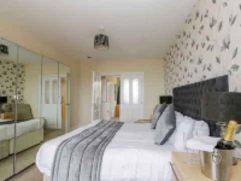 The Gansey Girl Hotels in 