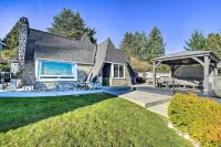 Puget Sound Cabin with Hot Tub and Water Views!