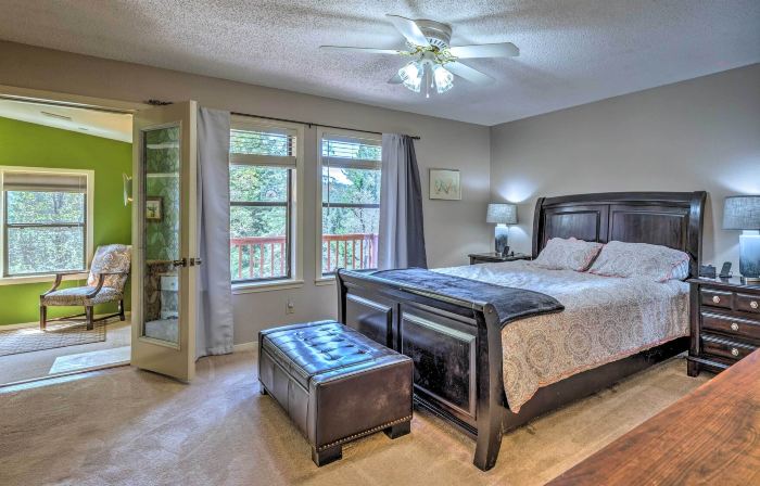 Cloudcroft Escape w/ Forest Views!