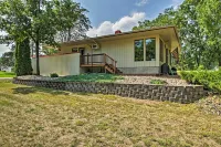Pet-Friendly Wabasha Studio: Boat, Ski & Explore! - Wifi