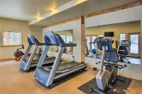 Cozy Eden Condo w/ Mtn Views in Wolf Creek Resort! - gimnasio