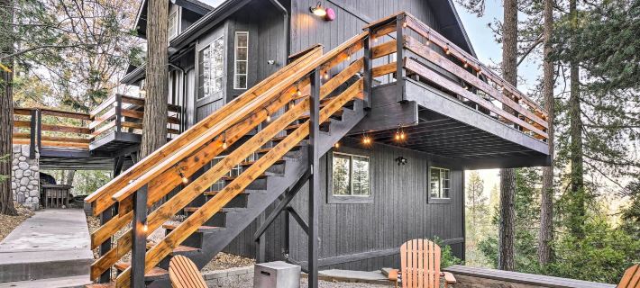 Luxe Lake Arrowhead Getaway w/ Treetop Views! Hotels in Lake Arrowhead