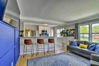 Mpls Duplex w/ Wifi & Kitchen: 5 Mi to Dtwn!