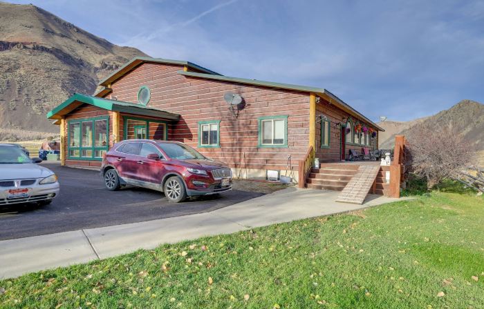 Salmon Vacation Rental w/ on-Site River Access!