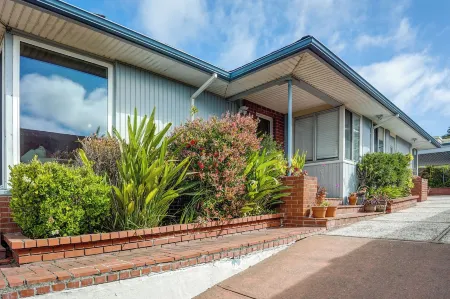 Stunning Bay-View Home in Kensington! Отели рядом с достопримечательностью «Риджинал Паркс Ботаник Гарден»