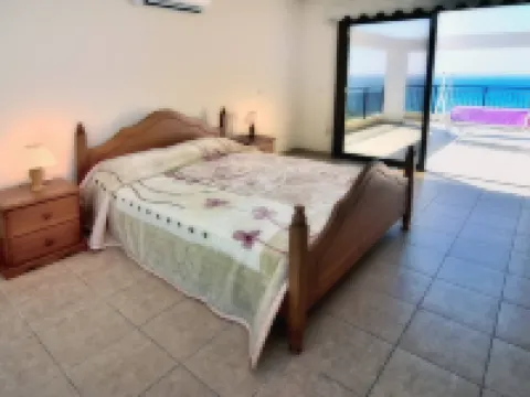 Villa Only 50m to the Sea, Sleeps 12, Polis Hotels in Pomos