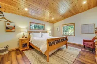 Sunny Cabin: 1 Mi to Tahoe Donner Resort! - parking