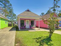 Biloxi Resort Cottage w/ Pool & Lake Access! Hoteles en Latimer